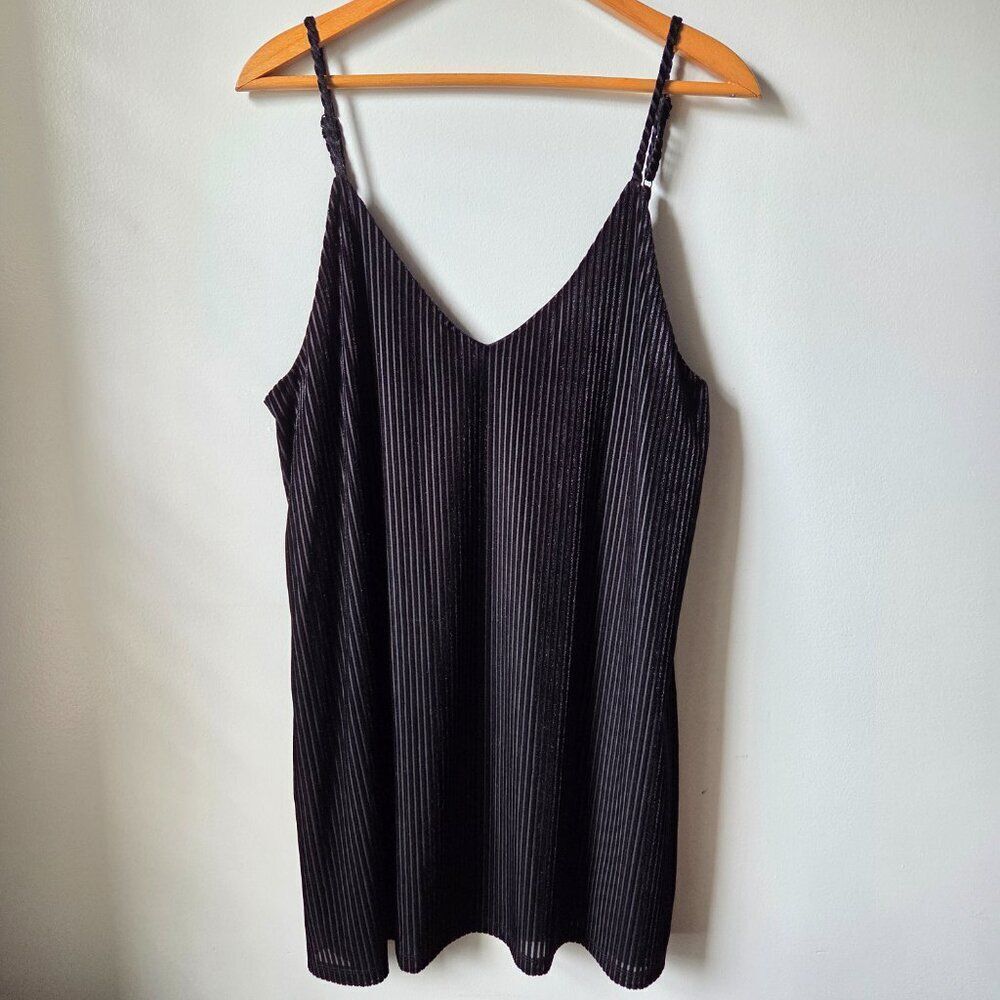 EUC LIKE NEW WILD FABLE LITTLE BLACK DRES V NECK TANK RIBBED VELVET FEEL SIZE L